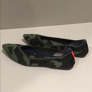 Rothy’s - Size 7.5 Point in Camo